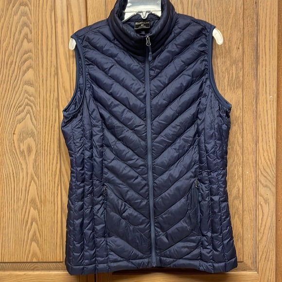 32•Heat Light Dark Blue Vest - Picture 3 of 13
